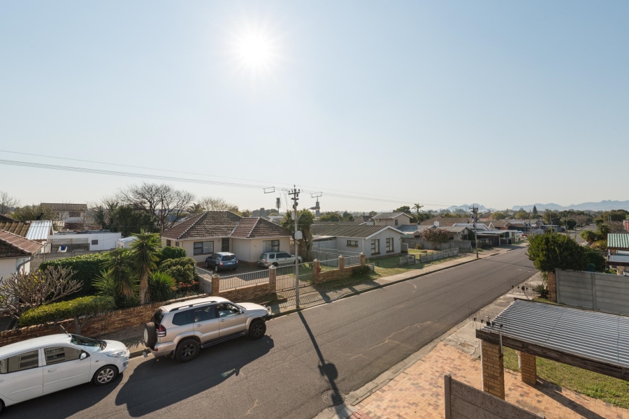 2 Bedroom Property for Sale in Oakdale Western Cape